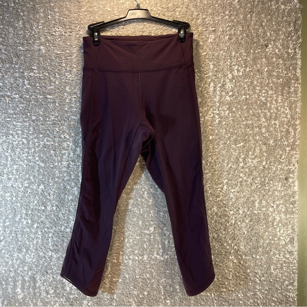 Lululemon Deep Breath Cropped High Rise Leggings Women's‎ Size 6 Purple